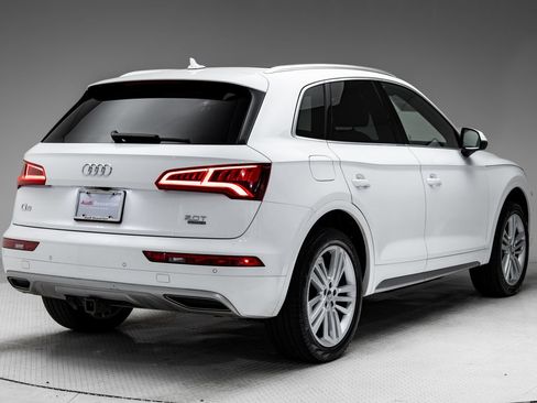Used 2018 Audi Q5 Prestige w/ Prestige Package AWD/4WD image 32