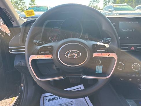 Used 2023 Hyundai Elantra SE FWD image 20