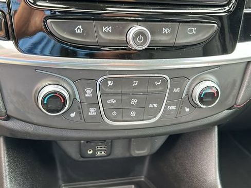 Used 2023 Chevrolet Traverse RS AWD/4WD image 19