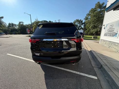 Used 2023 Chevrolet Traverse LS AWD/4WD image 7