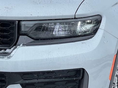 New 2026 Jeep Grand Cherokee Altitude image 36