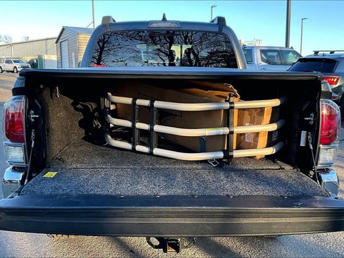 Used 2023 Toyota Tacoma TRD Off-Road image 30