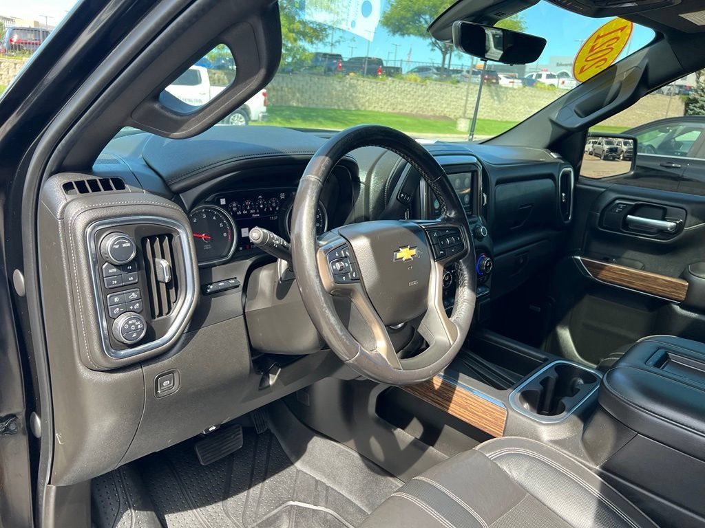 Used 2021 Chevrolet Silverado 1500 High Country w/ Technology Package AWD/4WD image 17