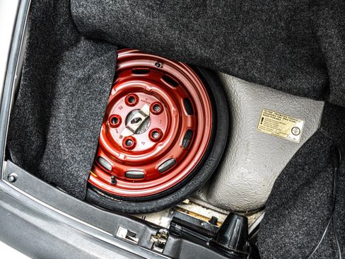 Used 1989 Porsche 911 Carrera RWD image 42