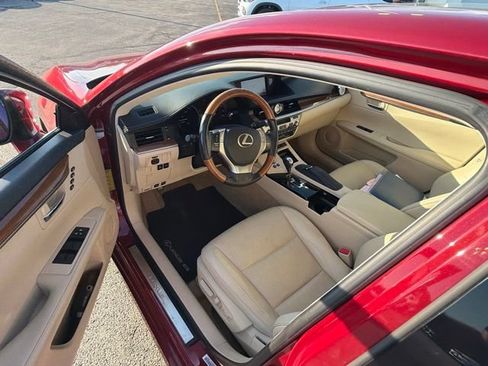 Used 2015 Lexus ES 300h w/ Navigation System Package FWD image 9