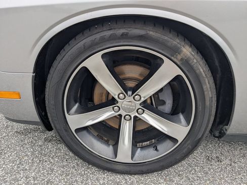Used 2014 Dodge Challenger R/T RWD image 18