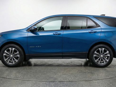 Used 2025 Chevrolet Equinox LT FWD image 4