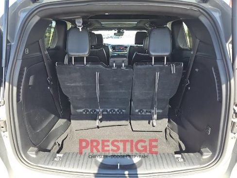 Used 2025 Chrysler Pacifica Limited FWD image 26