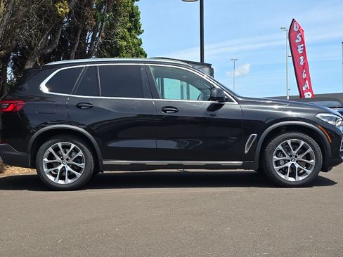 Used 2019 BMW X5 xDrive40i w/ Convenience Package AWD/4WD image 3