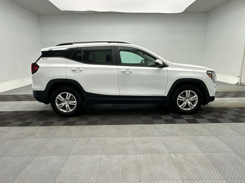Certified 2024 GMC Terrain SLE w/ Driver Convenience Package AWD/4WD image 8