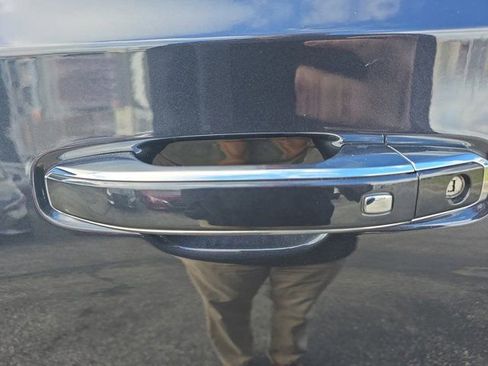 Used 2023 Chevrolet Tahoe Premier image 10