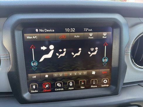 Used 2022 Jeep Wrangler Unlimited Sahara AWD/4WD image 13