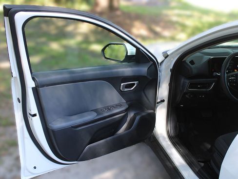 New 2026 Kia K4 FWD image 18
