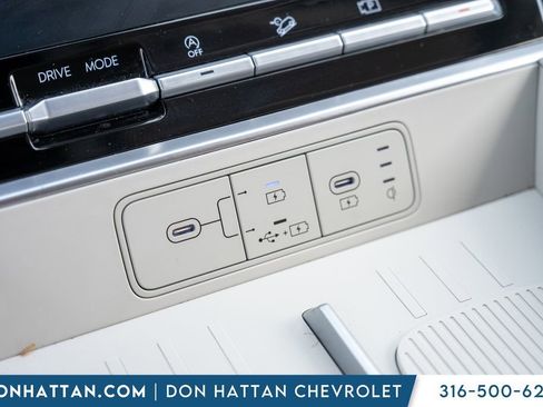 Used 2025 Hyundai Santa Fe SEL FWD image 14
