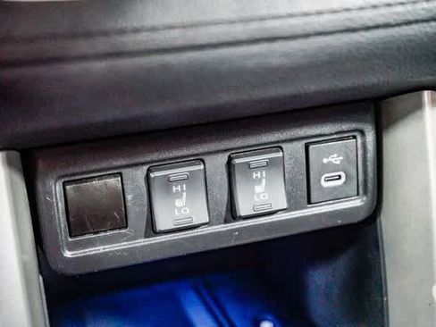 Certified 2023 Toyota Corolla Cross XLE image 23