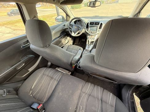 Used 2017 Chevrolet Sonic LT image 6