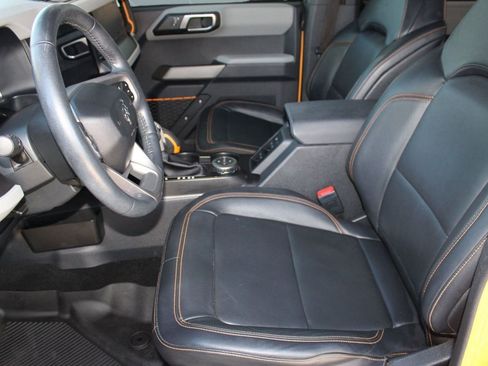 Used 2022 Ford Bronco Badlands image 5