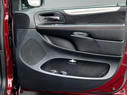 Used 2019 Dodge Grand Caravan GT FWD image 24