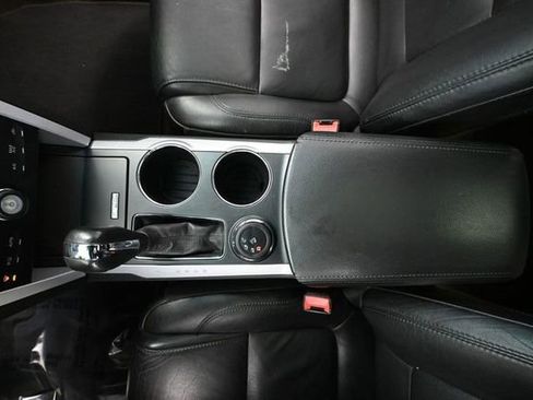 Used 2013 Ford Explorer XLT image 34