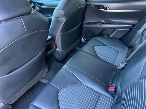 Used 2024 Toyota Camry SE image 4