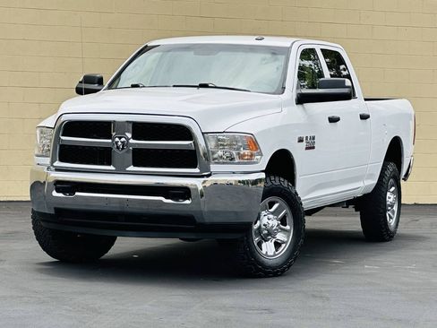 Used 2018 RAM 2500 Tradesman w/ Chrome Appearance Group AWD/4WD image 3