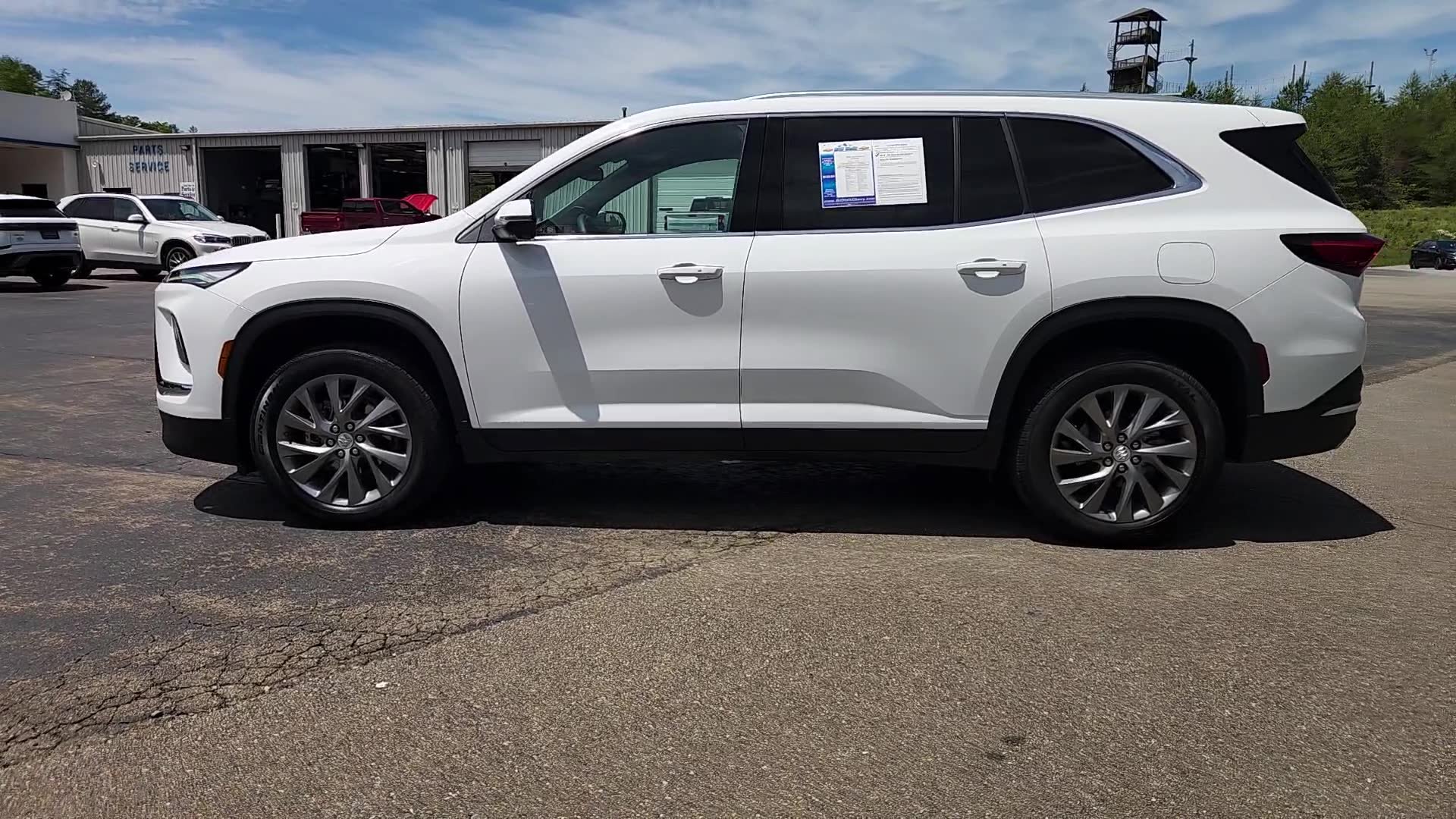 Used 2025 Buick Enclave Preferred FWD image 15
