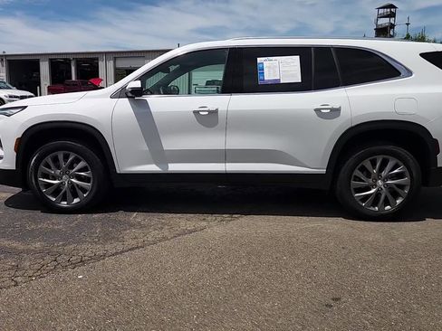 Used 2025 Buick Enclave Preferred FWD image 15