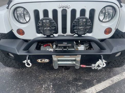 Used 2012 Jeep Wrangler Unlimited Rubicon w/ Dual Top Group AWD/4WD image 4