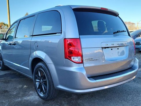 Used 2019 Dodge Grand Caravan SXT image 8