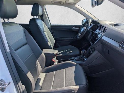 Used 2020 Volkswagen Tiguan SEL w/ 3rd Row Seat Package AWD/4WD image 22