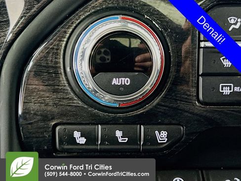 Used 2020 GMC Sierra 1500 Denali w/ Denali Ultimate Package AWD/4WD image 24