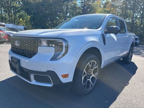 New 2025 Ford Maverick Lariat image 1