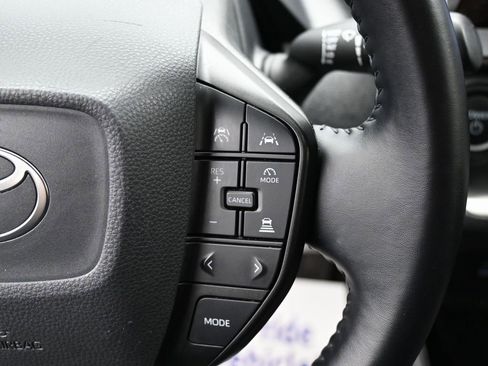 Used 2024 Toyota Prius LE image 19