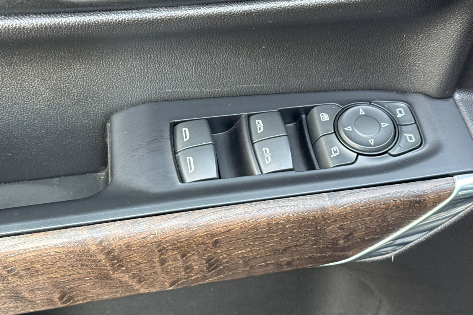 Used 2021 GMC Sierra 1500 Denali w/ Denali Ultimate Package AWD/4WD image 11