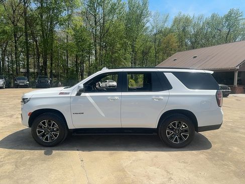 Used 2021 Chevrolet Tahoe Z71 w/ Luxury Package AWD/4WD image 8