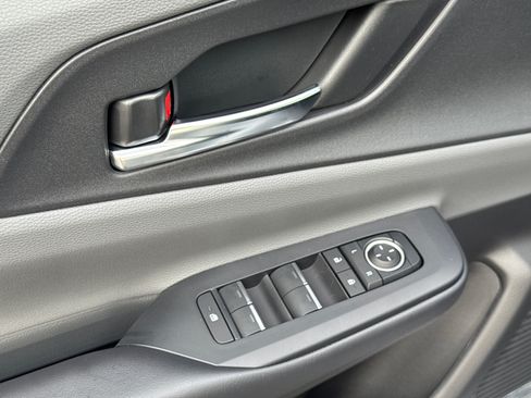 New 2027 Toyota Prius XLE FWD image 30