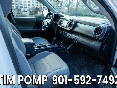 Used 2017 Toyota Tacoma SR image 13