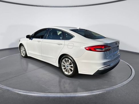 Used 2019 Ford Fusion SE image 3