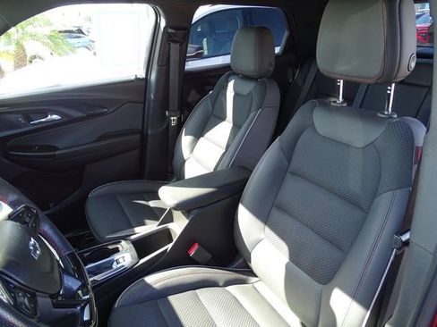 Used 2023 Chevrolet TrailBlazer RS w/ Convenience Package FWD image 8