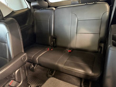 Used 2018 Chevrolet Traverse LT FWD image 11