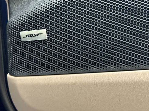 Certified 2025 Porsche Macan Electric image 21