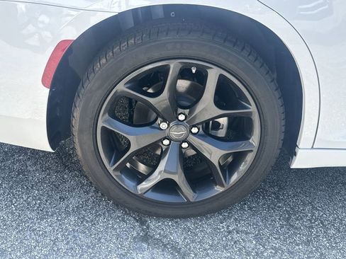 Used 2023 Chrysler 300 Touring w/ Sport Appearance Package image 15