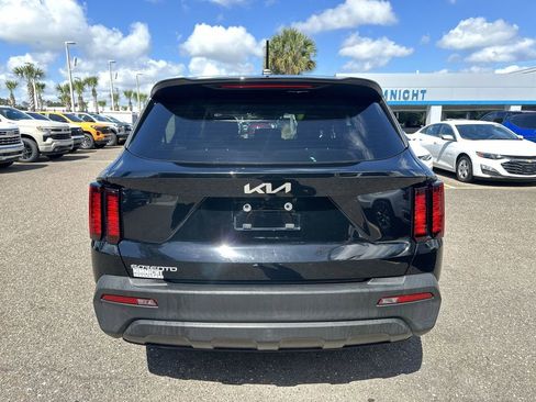 Used 2023 Kia Sorento LX FWD image 15