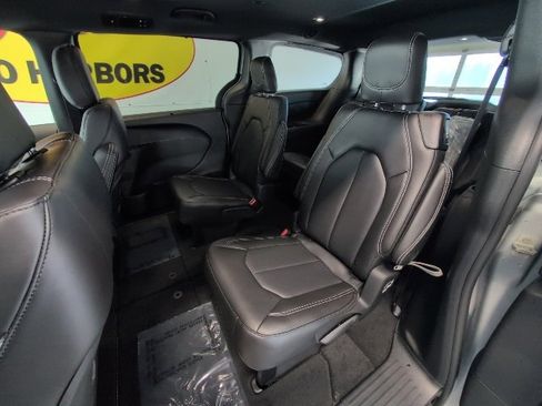 New 2026 Chrysler Pacifica Select image 27