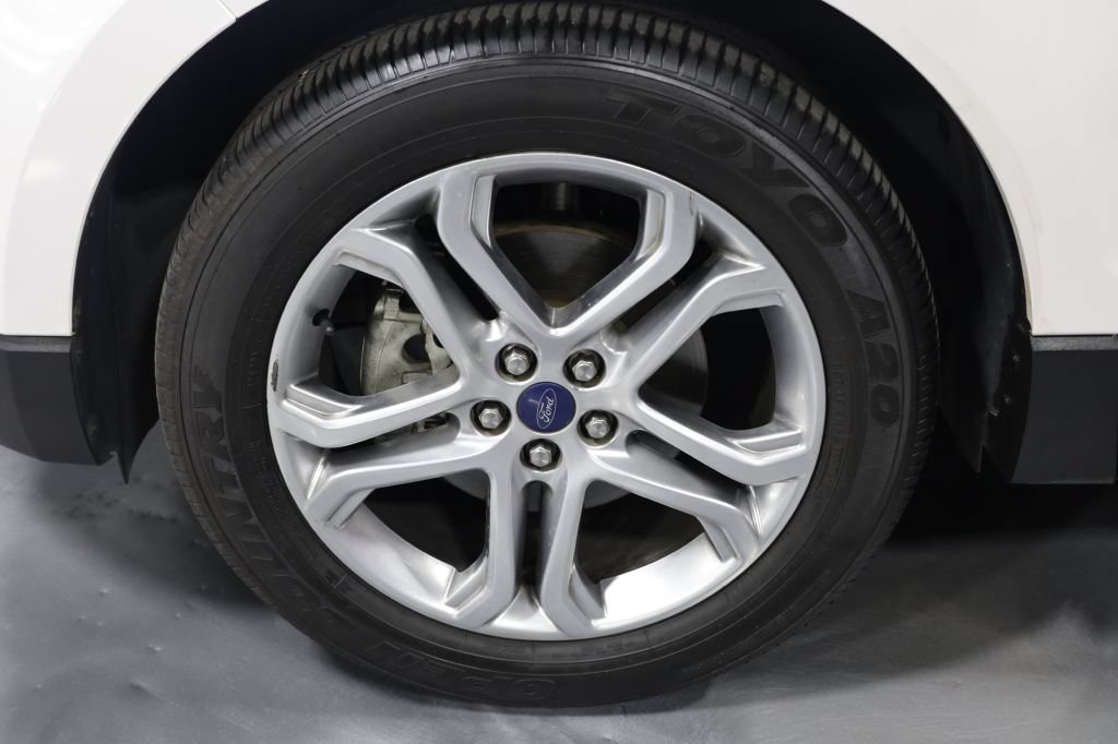 Used 2018 Ford Edge Titanium w/ Technology Package FWD image 37