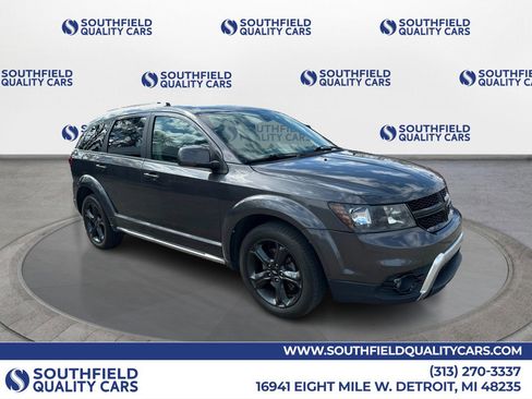 Used 2020 Dodge Journey Crossroad image 1
