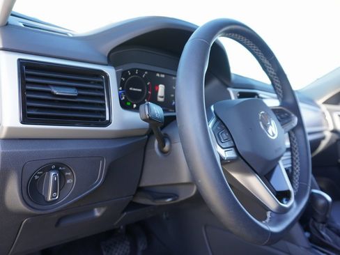 Used 2023 Volkswagen Atlas SE image 12