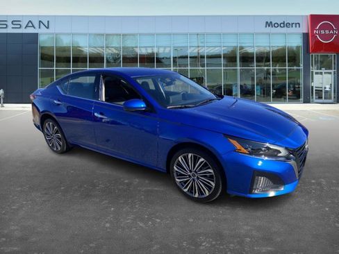 Certified 2025 Nissan Altima 2.5 SL image 3