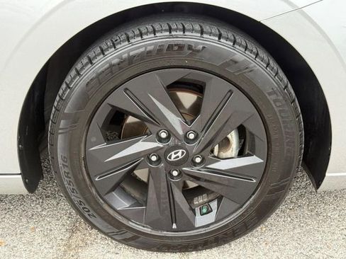 Used 2022 Hyundai Elantra SEL w/ Convenience Package image 7
