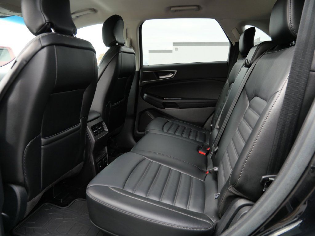 Used 2016 Ford Edge SEL w/ Equipment Group 201A AWD/4WD image 15